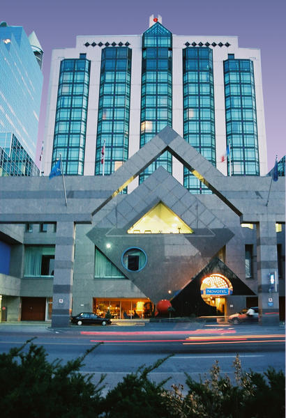 Вид снаружи Novotel Toronto North York Вид снаружи