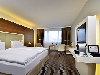 Pullman Berlin Schweizerhof Room picture