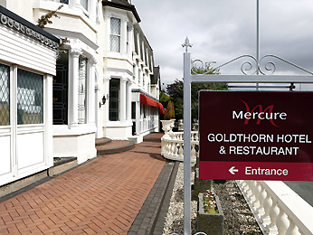 Buitenaanzicht Mercure Wolverhampton Goldthorn Hotel Buitenaanzicht