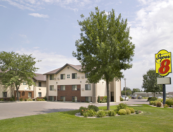 Super 8 Motel East  Hotel