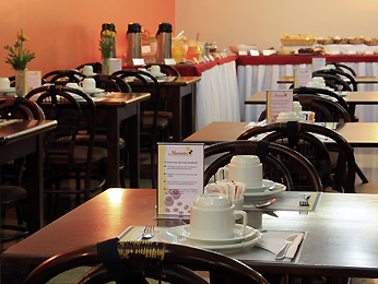Mercure Apartments Porto Alegre Beverly Hills 餐饮设施