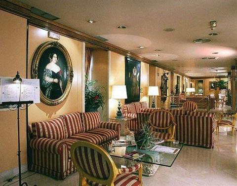 Mercure Madrid Santo Domingo LobbyView