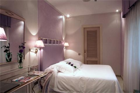 Room picture Mercure Madrid Santo Domingo Room picture