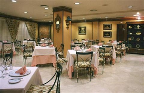 Gastronomy Mercure Madrid Santo Domingo Gastronomy