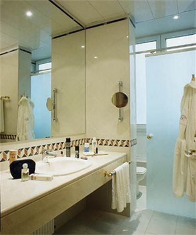 Miscellaneous Mercure Madrid Santo Domingo Miscellaneous