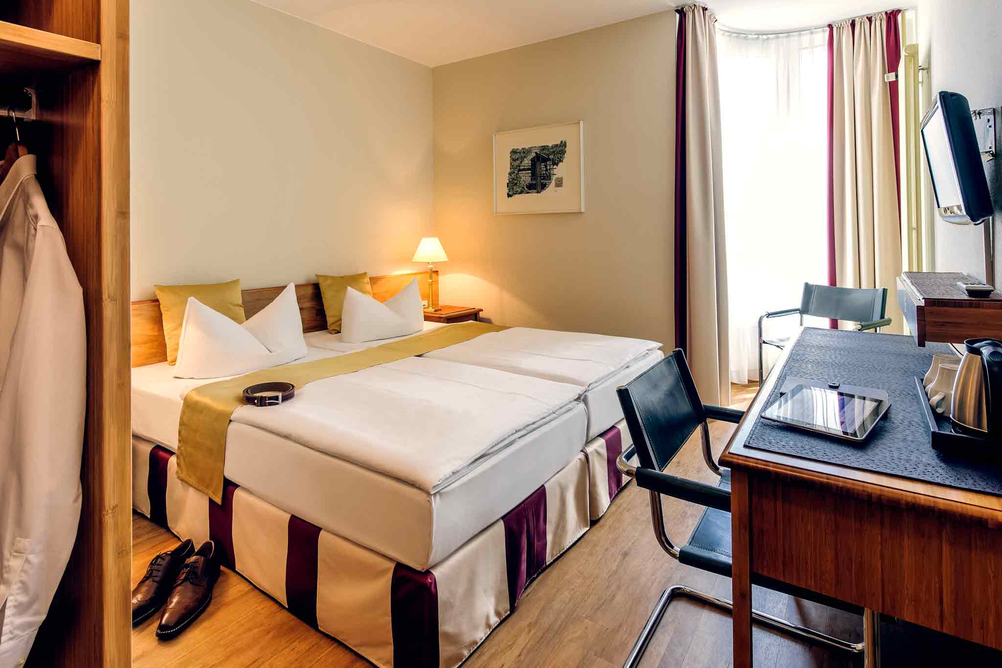 Hotel Mercure Berlin Zentrum (ex an der Urania) Guestroom 1