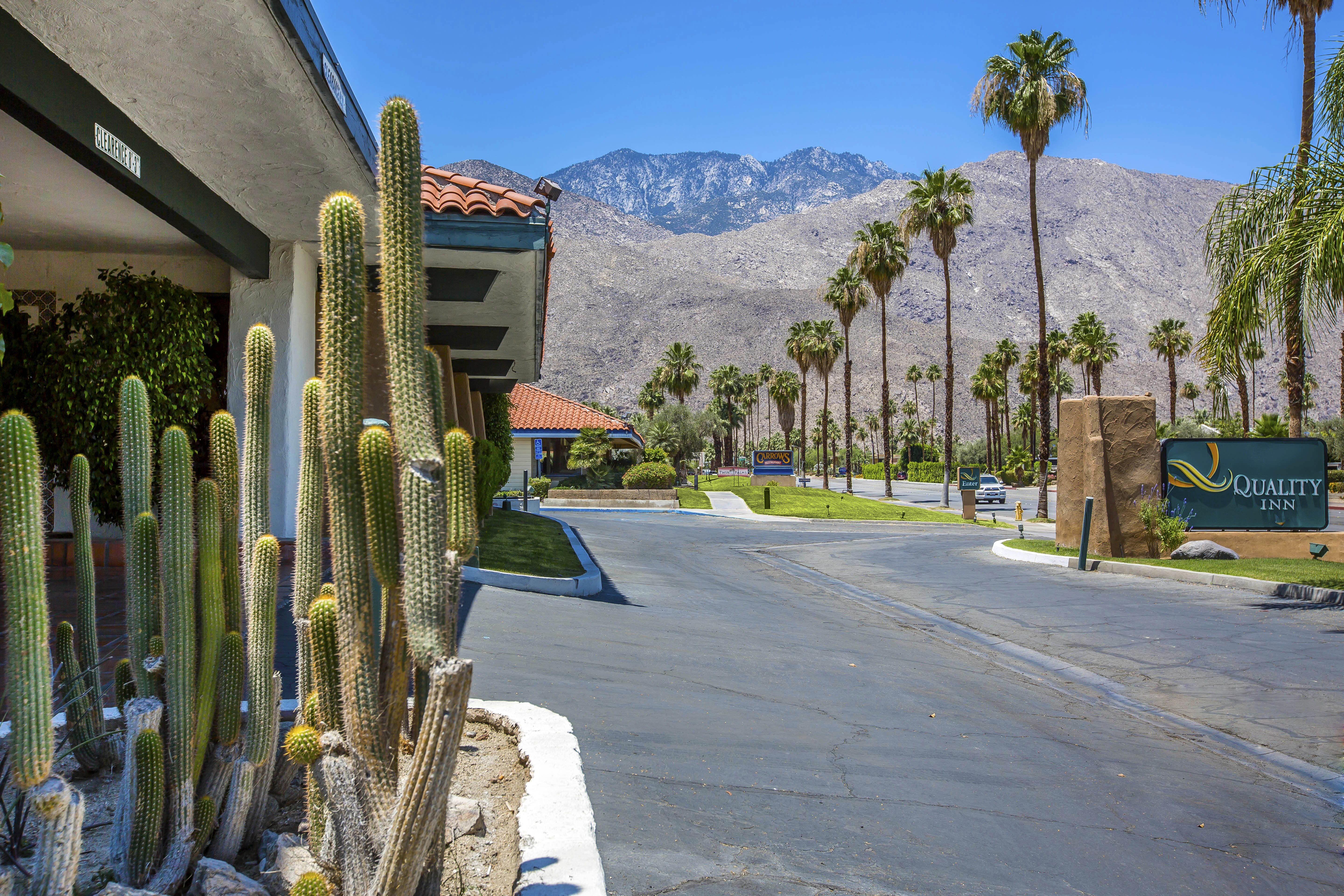 Hotel in Palm Springs with Pool Travelodge resort Palm Springs