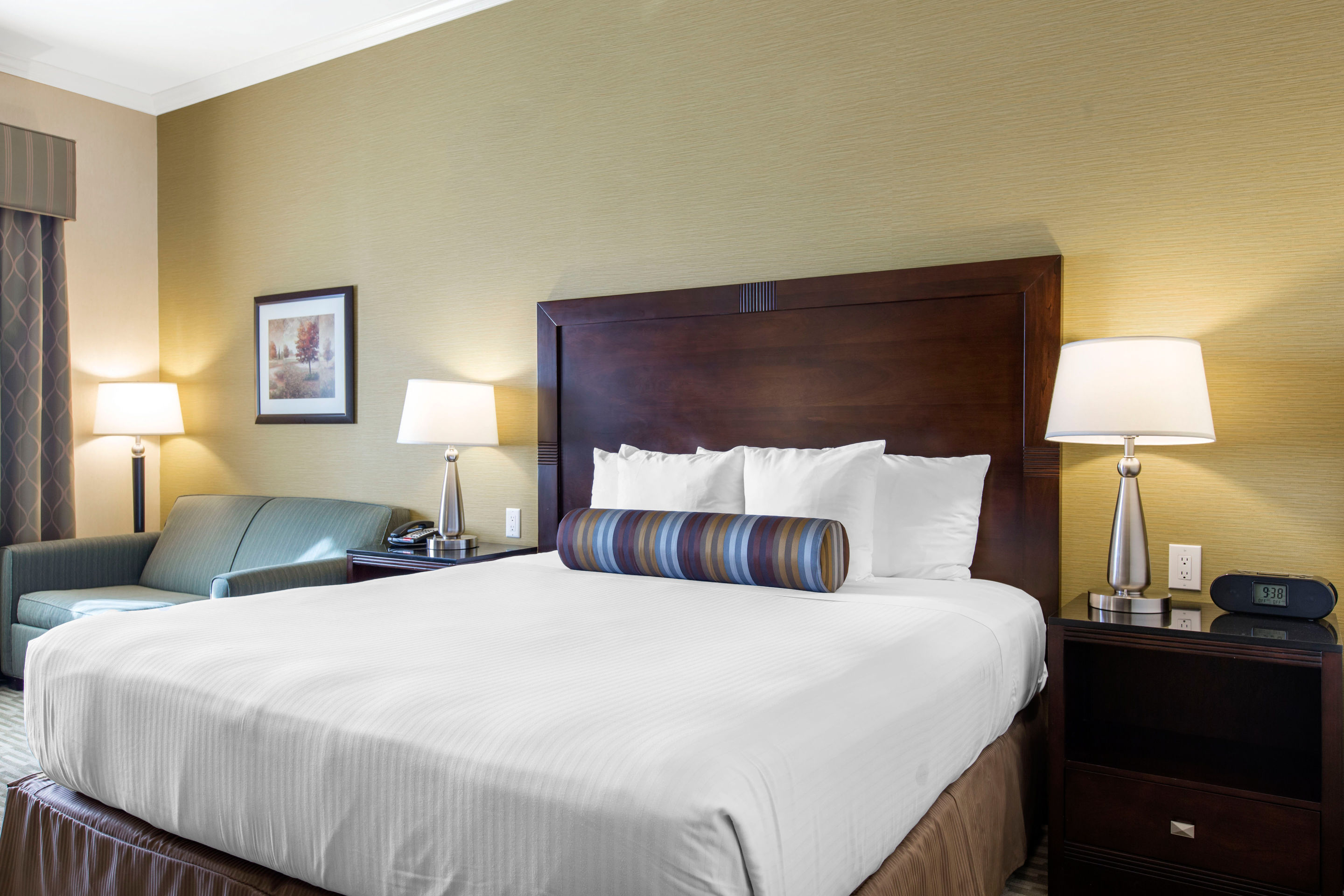 Paso Robles Hotel Rooms The Oaks Suites Guest Room With King Bed S
