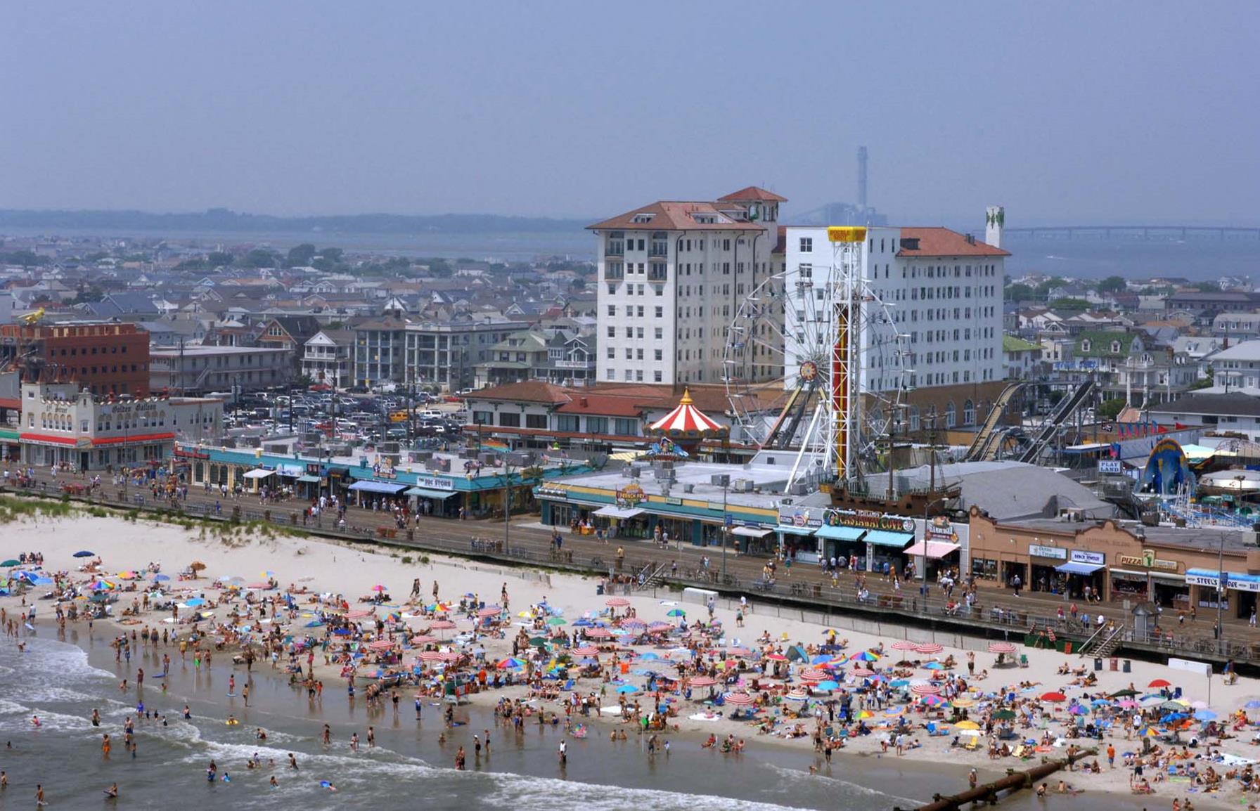 Enjoy The Pool And More Flanders Hotel Ocean City Nj Attractions The Historic Flanders Hotel