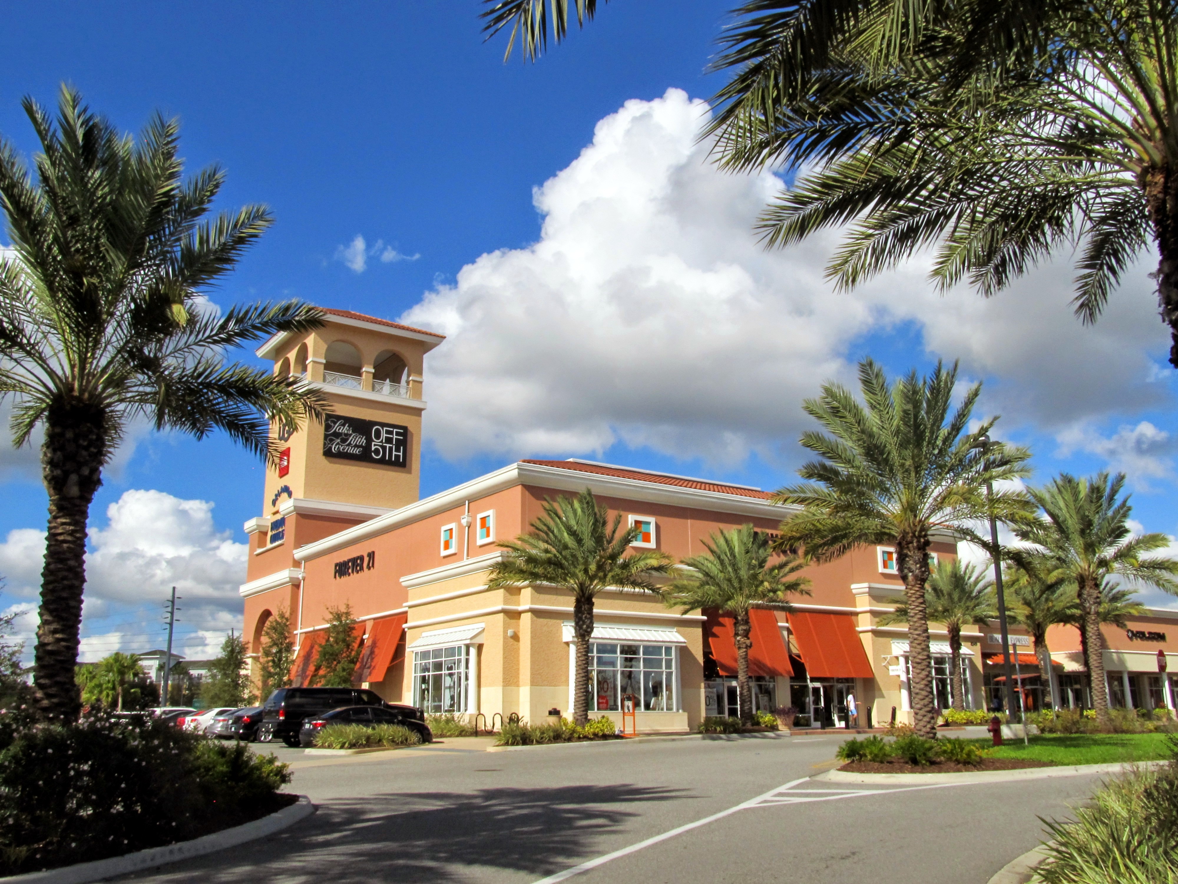 Discover Downtown Orlando The Courtyard At Lake Lucerne