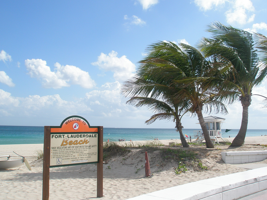 Gay Hotels in Fort Lauderdale | Cheston House Beach Resort