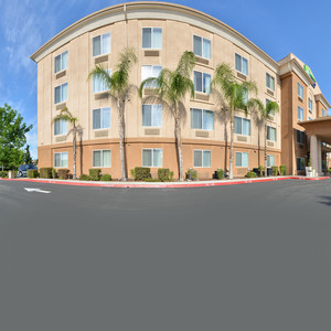 Fresno, CA Hotel Near Riverpark | Holiday Inn Express and Suites Fresno, CA Hotel Near Riverpark | Holiday Inn Express and Suites