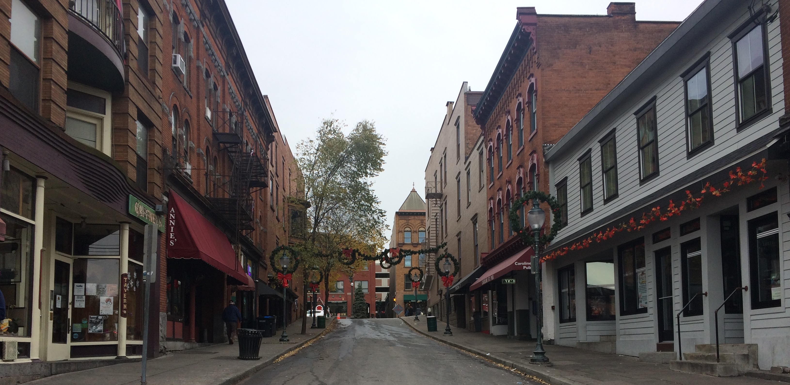 Hotel Deals in Saratoga Springs NY  Pavilion Grand Hotel