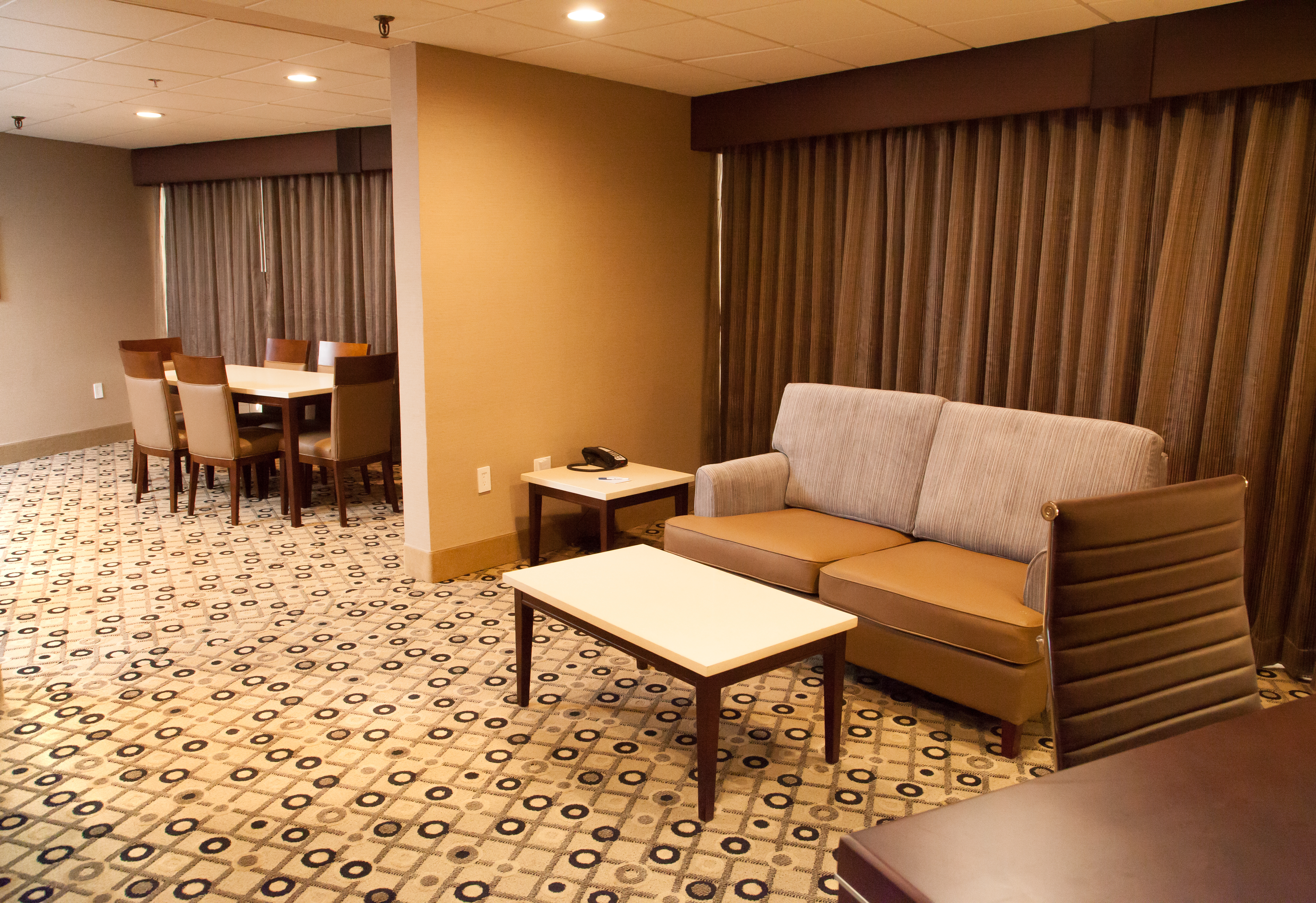 Hotel Rooms Suites In Southfield Mi Best Western Premier
