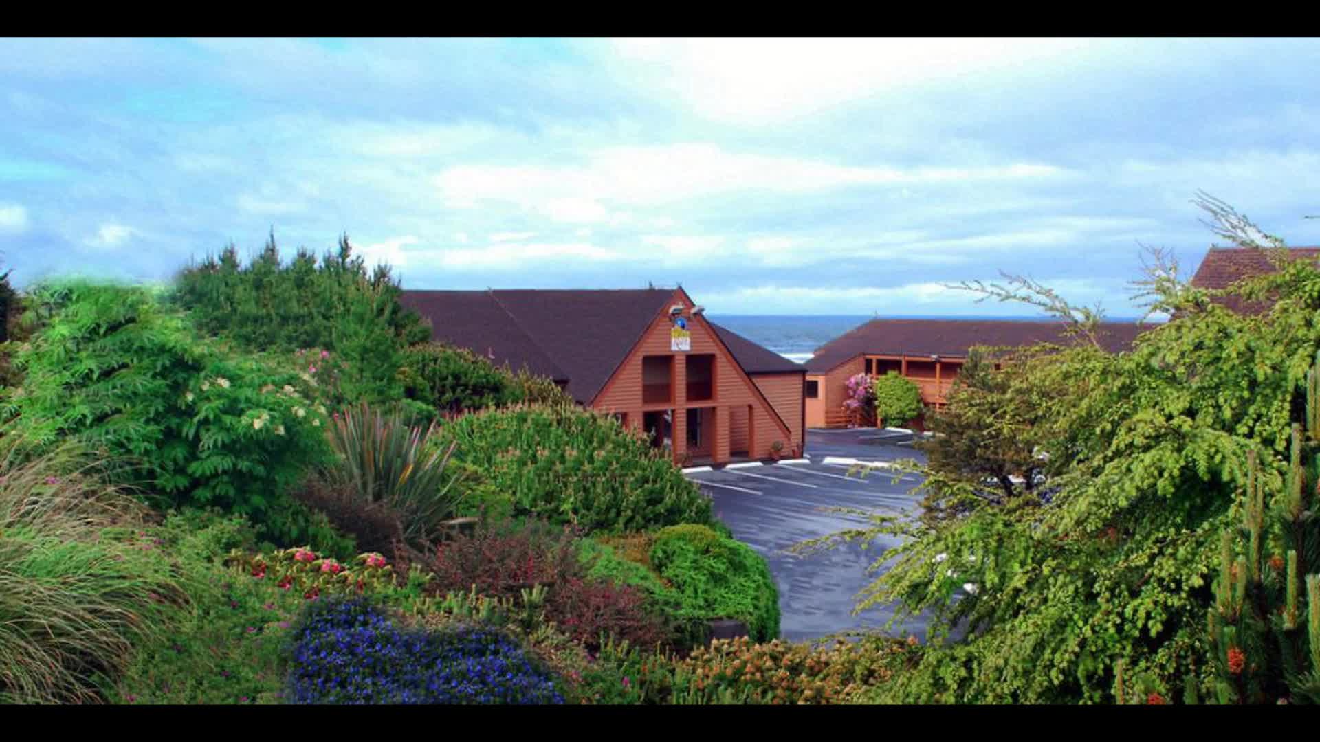 gold beach oregon hotels with jacuzzi